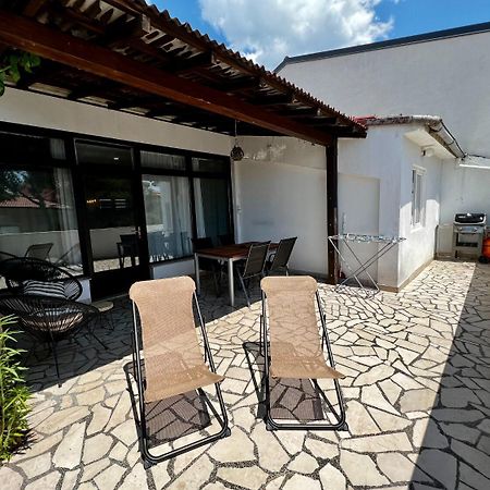 Apartment Denis - Great Location & Large Terrace Makarska Eksteriør billede