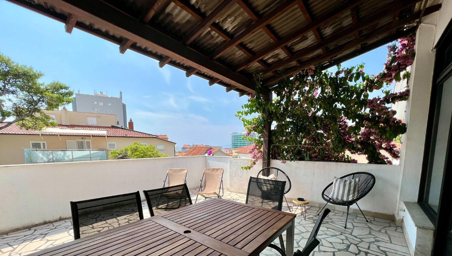 Apartment Denis - Great Location & Large Terrace Makarska Eksteriør billede