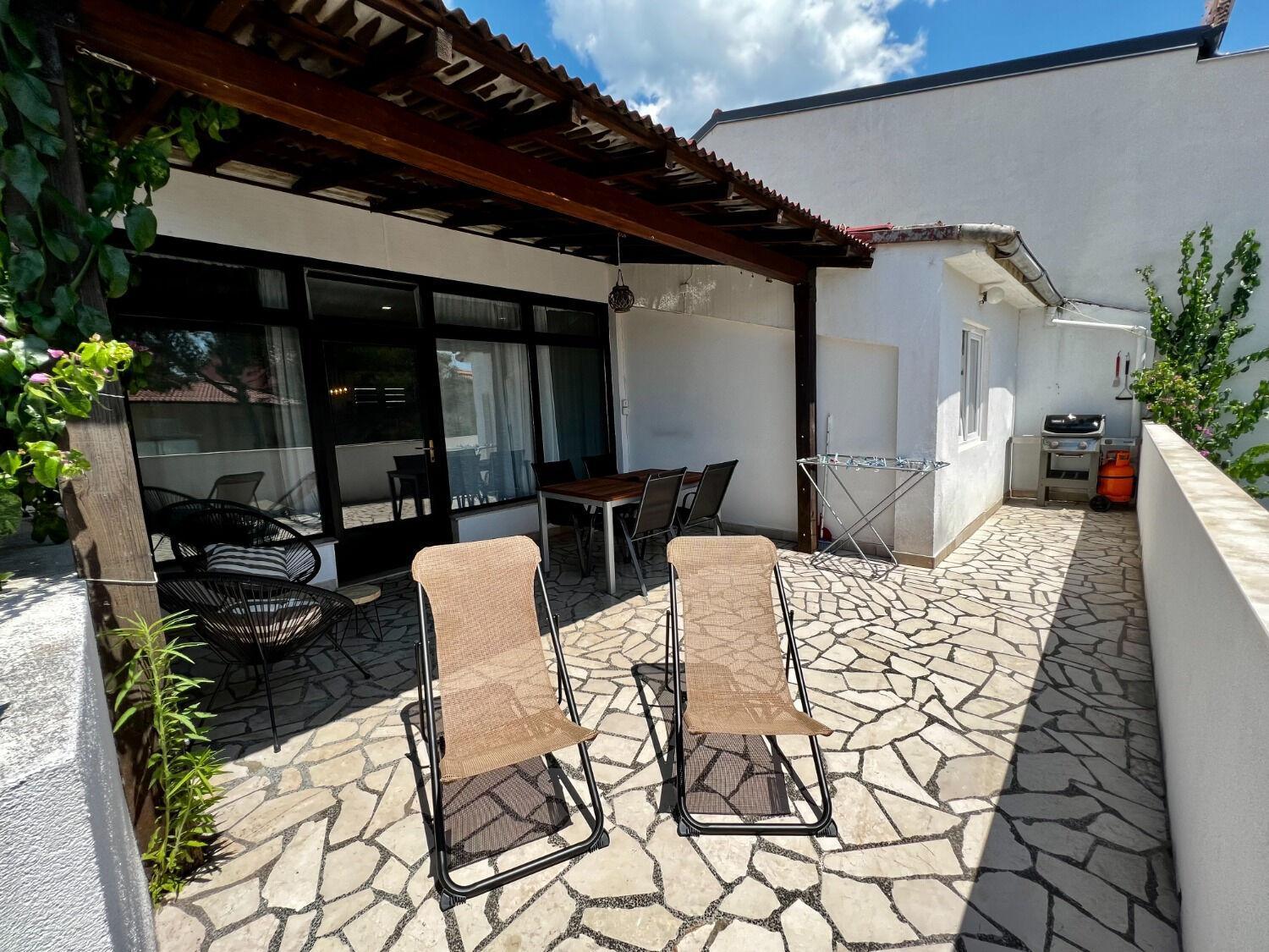 Apartment Denis - Great Location & Large Terrace Makarska Eksteriør billede